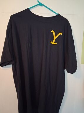 Black Short-Sleeve Crew Neck Tee with Yellow Emblem
